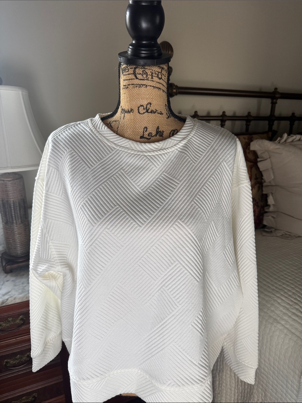 Women’s Textured Knit Crewneck Top — White